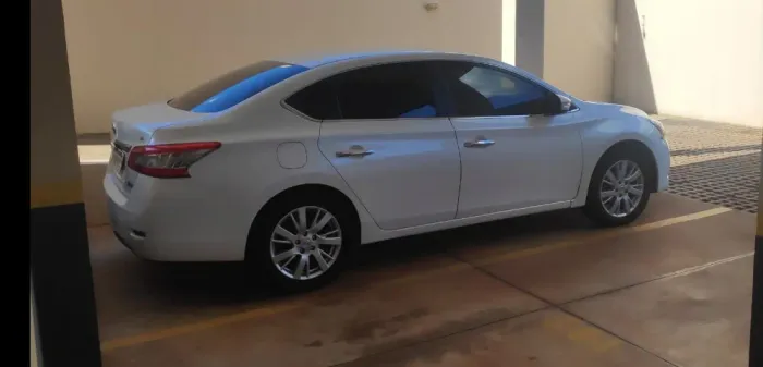 Nissan Sentra SL 2.0/ 2.0 Flex Fuel 16V Aut. 2016