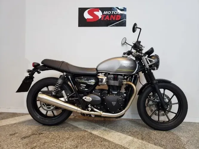 TRIUMPH SPEED TWIN 900