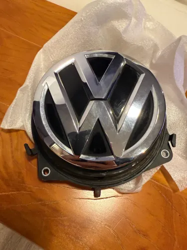 Emblema Volkswagen Original porta malas Golf 