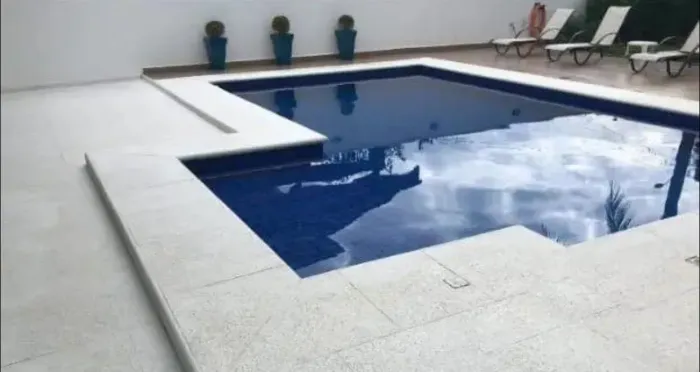 BORDA ATÉRMICA PARA PISCINAS