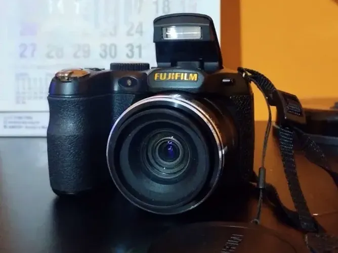 FUJIFILM FinePix S2800HD