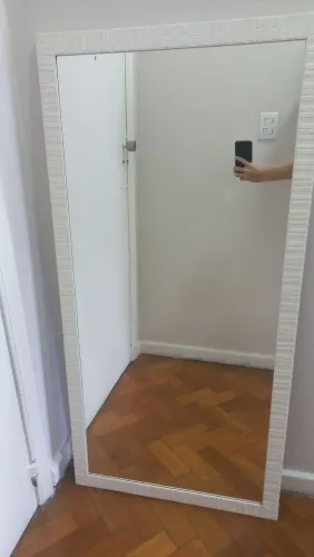 Espelho Decorativo com Moldura Detalhada