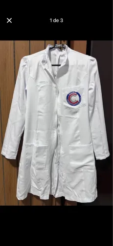 NOVO- jaleco e scrub azul medicina, P