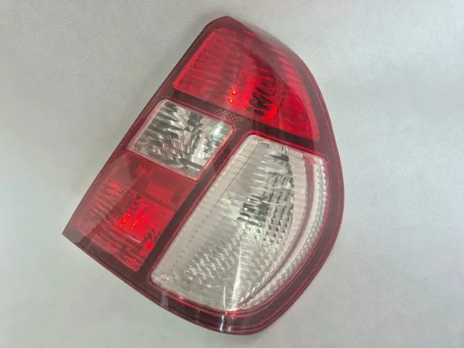 Lanterna Direita Renault Clio sedan 2003 2004 2005 2006 2007