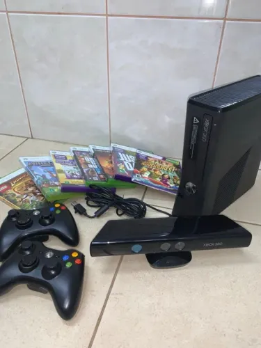 Console Xbox 360 completo 2 Controles+ Kinect + 7 Jogos 