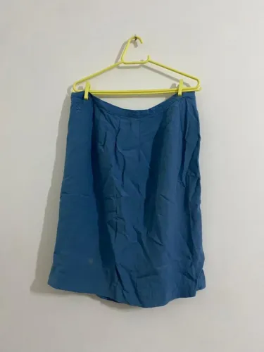 Saia azul linho