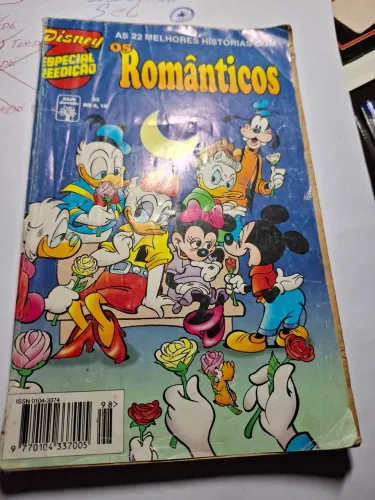 Gibi Disney Romanticos