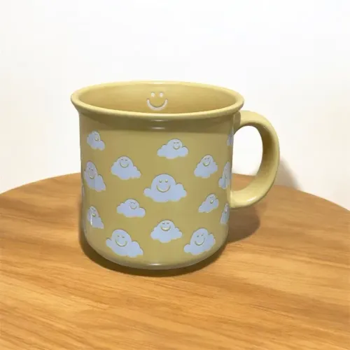 Caneca Importada Smiling Clouds