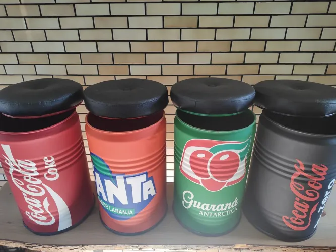 Banquetas fabricadas em tambores, diversos tamanhos