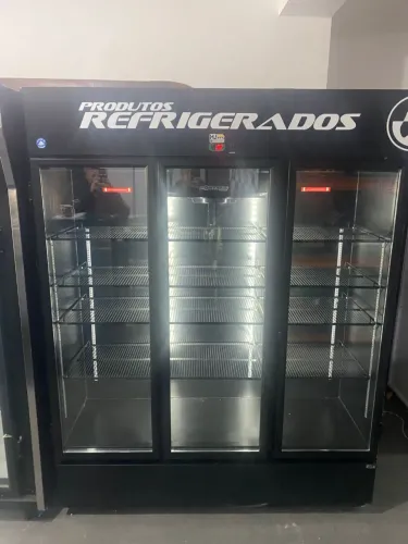 NZ. Expositor refrigerado 3 portas FORTSUL