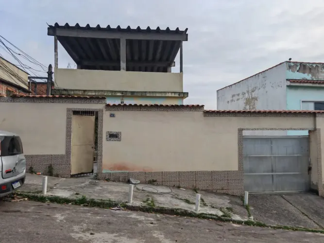 Casa Frente de Rua e Independente Terreno 600m² 2 Quartos, Piscina e Salão de Festa Ac Car