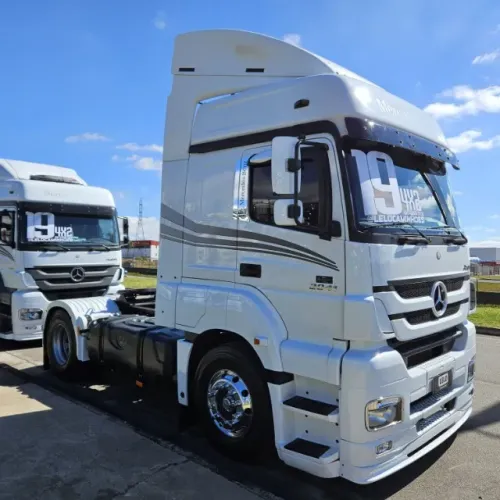 Mercedes Benz Axor 2041 4x2 Ano 19 Automático personalizado. roda de alumínio na dianteira