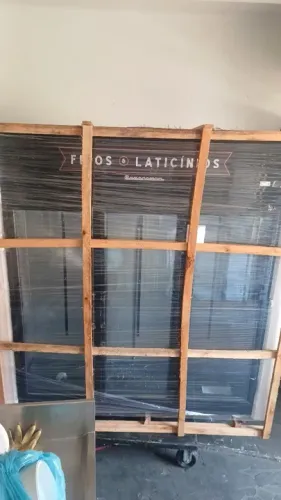 Geladeira Expositora Para Laticínios