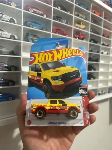 Hotwheels 2020 RAM 1500 Rebel (T-Hunt)