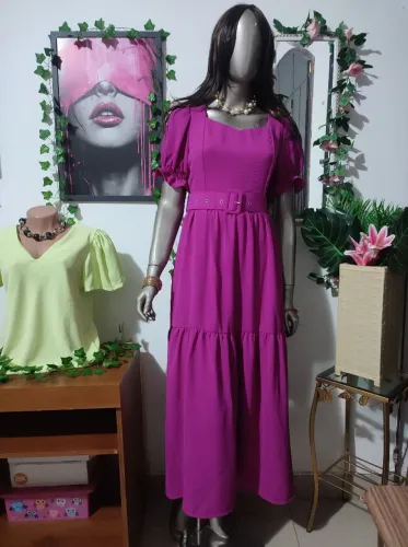 Vestido Longo Três Marias de Crepe Duna com Lastex nas costas,Cinto Forrado e Mangas