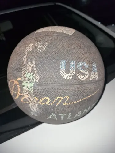 Bola de Basquete Antiga - Dream Atlanta USA