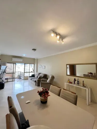 Tijuca | 120m² | 3 quartos + dependência | 2 vagas | Varandão | Rua Barão de Mesquita