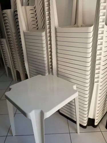 VENDA DE MESAS PLÁSTICAS NOVAS/ PROMOÇÃO