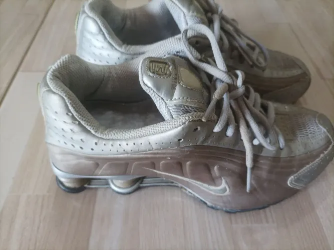 Tênis Nike Shox R4 