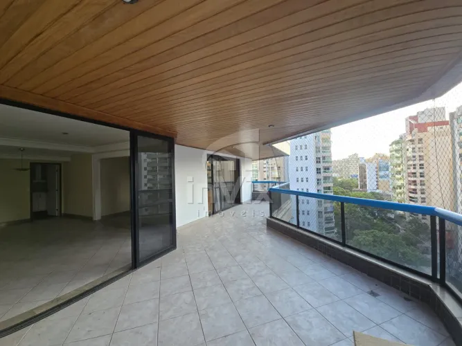 Apartamento 4Q , grandão na Praia do Canto!