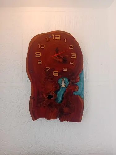 Relogio Rustico personalizado em madeira e resina epoxi