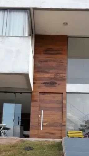 Porta Pivotante Rustica com Painel