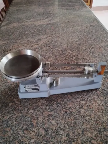 Vendo uma balança tríplice escala JB modelo carga máxima 007 1.610   