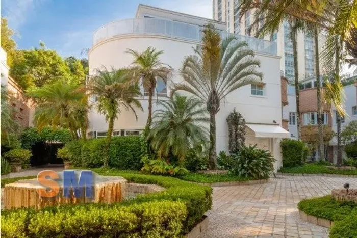 CASA EM CONDOMINIO-4 SUITES-8 VAGAS-JARDIM EUROPA