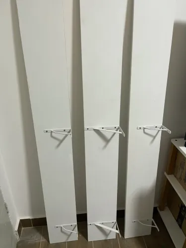 3 Prateleiras em pinus revestida em branco