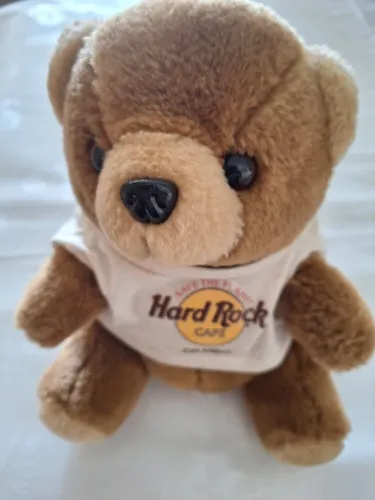 BONECO DE PELÚCIA- DÉCADA DE 90 - URSINHO HARD ROCK CAFÉ -21 CM SENTADO - USADO ÓTIMO