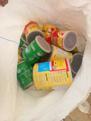 Latas de Leite vazia