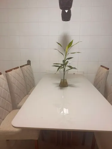 Mesa de jantar semi nova
