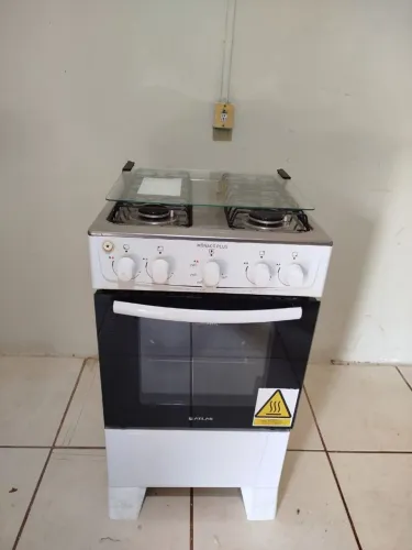 Fogão 4 boca bem novinho manual
