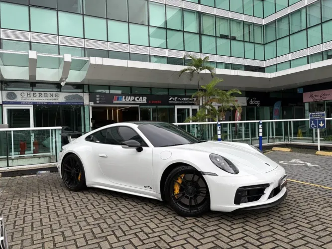 Porsche 911 Carrera 3.0 24V H6 PDK 2024