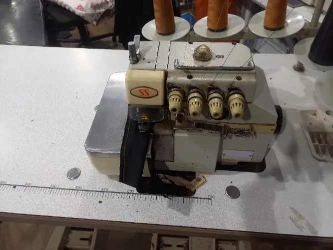 Maquina de costura interlock motor automático