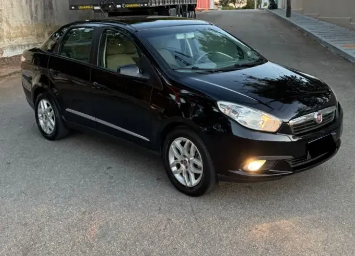 Fiat Grand Siena Essence Dual. 1.6 Flex 16V 2014