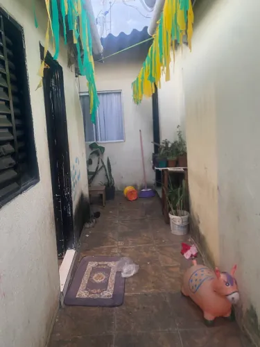 Casa e barracos 