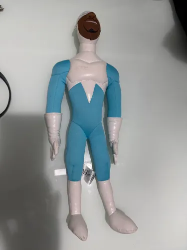 boneco personagem gelado dos incríveis