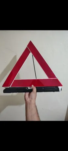 Triângulo sinalizador de segurança