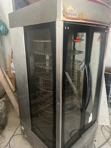 Forno industrial rotativo vertical PROGÁS Multiuso G4 Style.