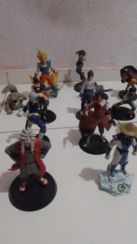 Estou vendendo minha coleção de brinquedos originais de dragon ball colecionáveis