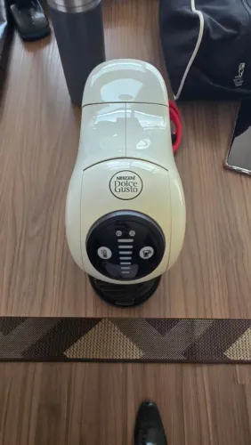 cafeteira expresso Arno Dolce Gusto Genio S Basic branca