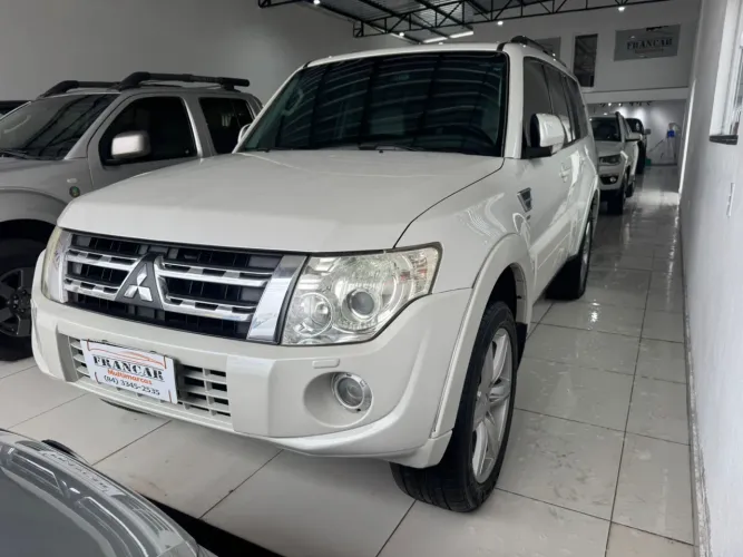 Mitsubishi Pajero HPE Full 3.2 4X4 T.i.dies. 5P AUT 2014