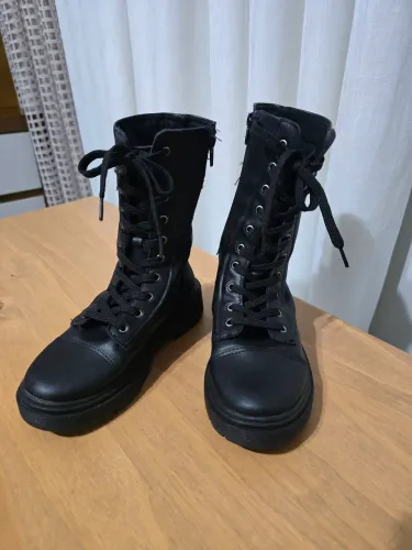 Bota Coturno Infantil Feminina Pampili preta. Tamanho 31