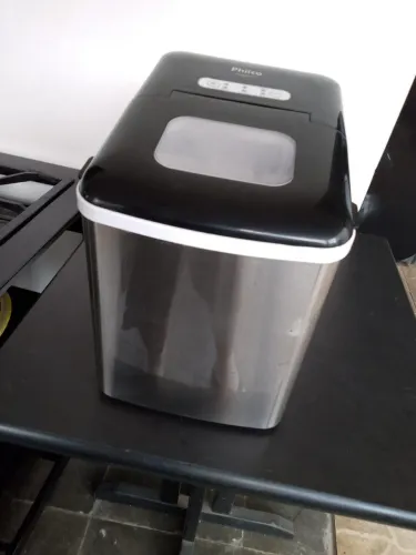 Máquina de gelo Philco - faz 2kg - semi nova 