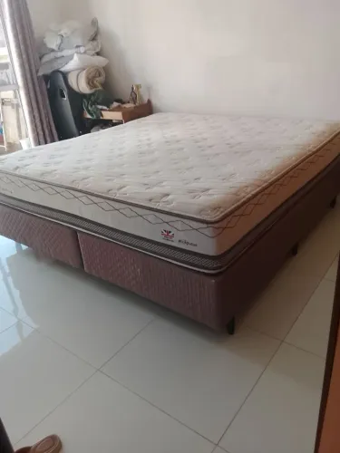Vende-se cama box king