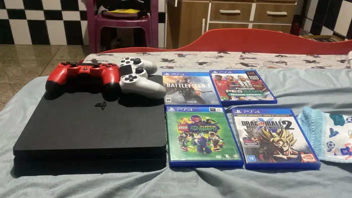 PS4 slim