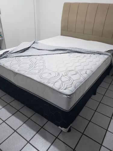 Cama Box acoplada c/ cabeceira almofadada excelente estado Higiienizada