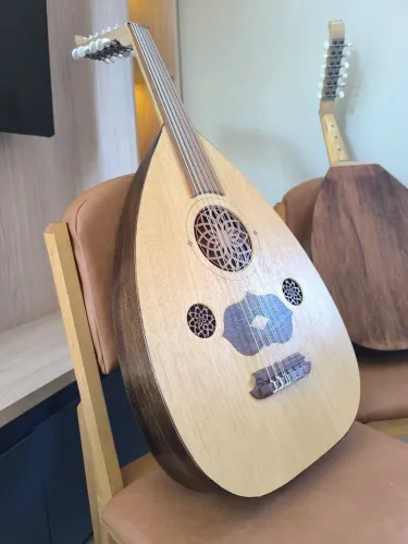 Oud Arabe modelo flat