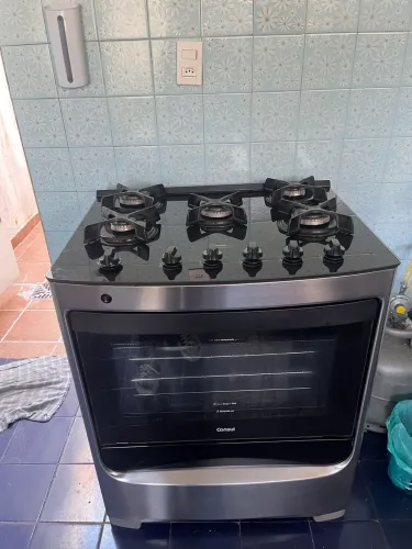 Fogão Consul 5 Bocas Cor Inox Com Mesa De Vidro E Grade De Ferro - Cfs5var Bivolt